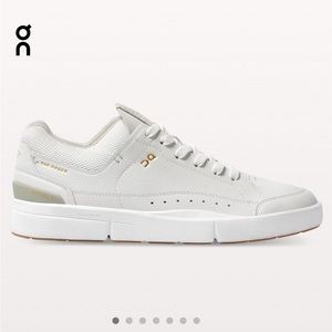 LIKE NEW Women’s On Shoes | The Roger Centre Court | size 7.5